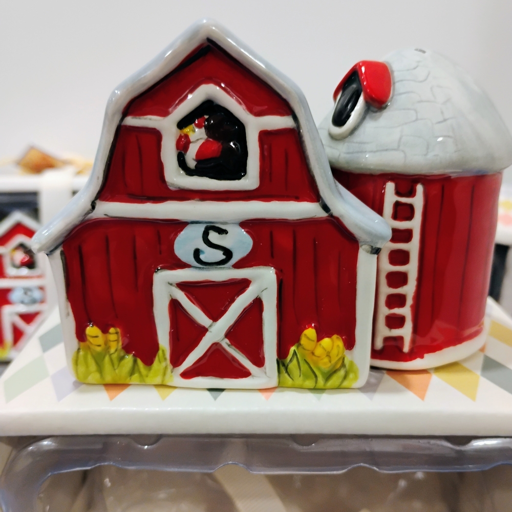 Blue Sky Ceramic 4.5" x 2.75" x 3" Barn/Silo 15730 Painted BRAND-NEW w/tag/box - Picture 3 of 15